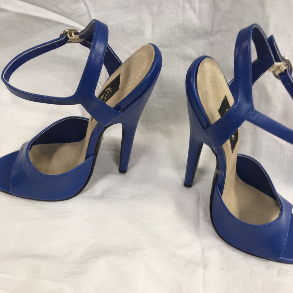 Like new high heel sandals
